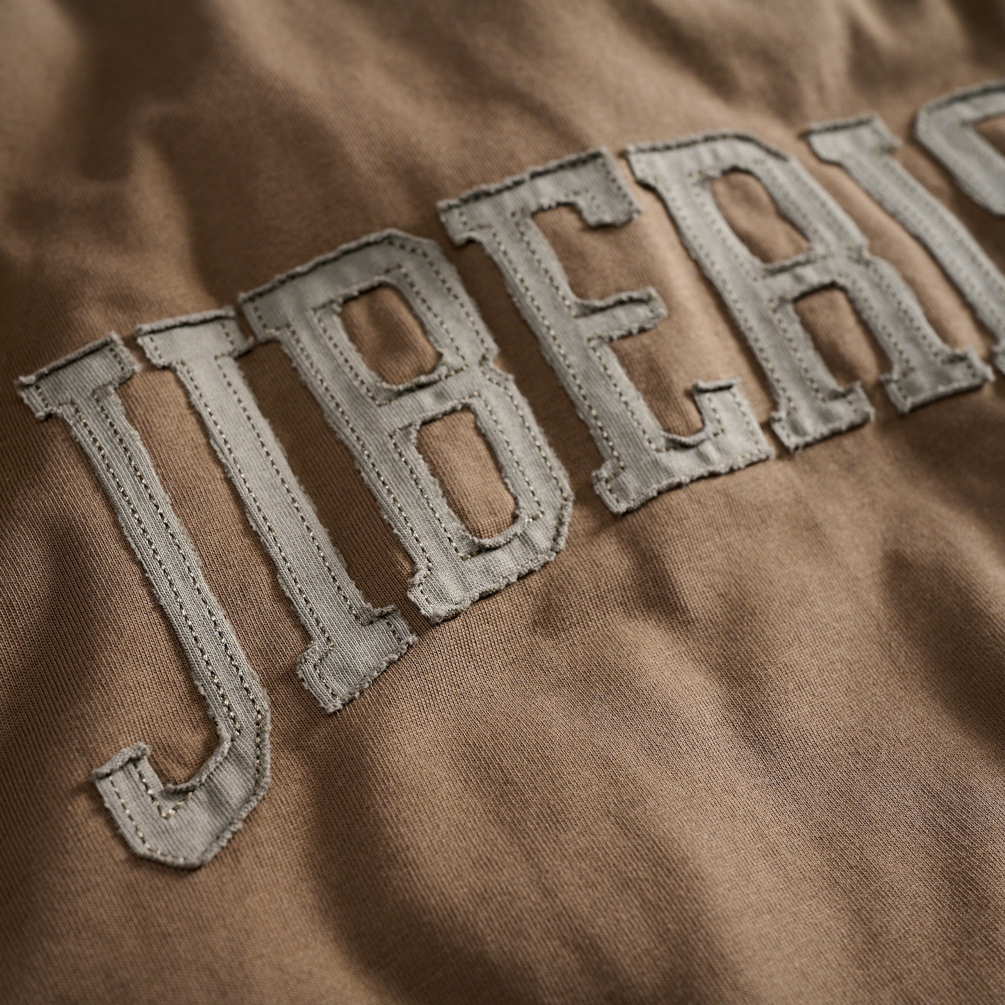 Applique Varsity Tee Walnut
